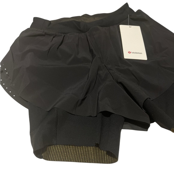 NWT Lululemon zoned in HR 2-in1 short | color: Black | Size: 8 - Picture 6 of 6